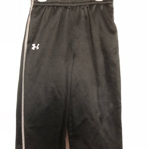 Black and white Under Armour sweats 3t